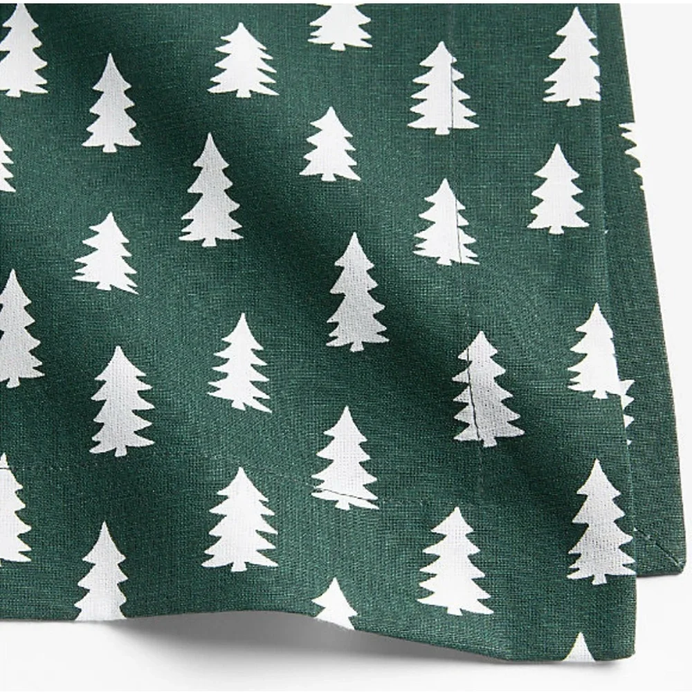 New! 🌲🌲🌲Crate&Barrel Forest Green and White Tree Napkin LIMITED EDITION